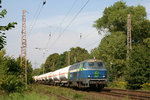 NIAG 8 durchfährt mit Kesselwagen den allseits bekannten Bahnhof in Ratingen-Lintorf.