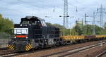 Die northrail G 1206 (92 80 1276 034-6 D-NRAIL) mit einigen Drehgestell-Flachwagen mit Bodenaushub beladen am 04.10.18 Bf.