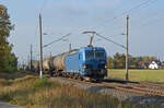 192 081 der Northrail führte am 27.10.24 einen Kesselwagenzug durch Wittenberg-Labetz Richtung Falkenberg(E).