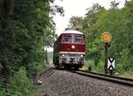 132 426-8 (NRE) war am 21.08.20 in der Ausfahrt Pößneck oberer Bahnhof Richtung Gera zu sehen.