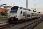 4746 801 als RE 9(76376)von Sassnitz nach Rostock Hbf bei der Einfahrt am Abend des 18.09.2020 im Rostocker Hbf. 