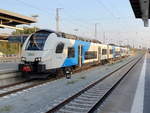 Einfahrt 4746 305 der ODEG in den Hauptbahnhof von Stralsund am 23. September 2020.