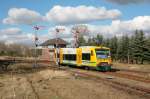 VT 650 der Ostdeutschen Eisenbahn GmbH von Hagenow nach Neustrelitz bei der Einfahrt in den Bahnhof Karow/Meckl.