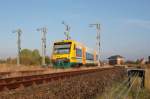 Die ODEG nach Neustrelitz hat Ausfahrt aus dem Bahnhof Karow/Meckl.