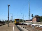 Eine ODEG bei der Einfahrt in ihren Zielbahnnhof Neustrelitz.