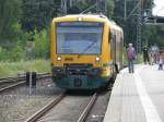 Triebzug VT 650.57 der  ODEG  steht am Gleis 5 a zur Abfahrt nach Hagenow bereit, Ludwigslust Bf 15.08.2009