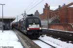 ES 64 U2 - 002 (182 502-5) MRCE Dispolok GmbH fr ODEG - Ostdeutsche Eisenbahn GmbH mit dem RE4 (RE 37321) von Rathenow nach Jterbog in Rathenow.