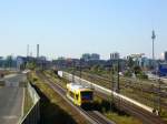 VT 650.76 von der Ostdeutschen Eisenbahn kurz nach dem Bahnhof Berlin Ostbahnhof hhe Warschauer Strae.  Sonderfahrt nach Eberswalde ins BW beim Tag der Fahrgste  in Berlin am 23.09.2006