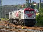 Red-Tiger 330090 der Osthannoverschen Eisenbahn Ag OHE im Bahnhof Aalen, hier auf dem Bild macht die Lok ein paar kleinere Rangierarbeiten um zur KAnkstelle zu gelangen.