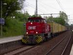 OHE Lok 150007 zieht einen Containerzug durch Do Signal-Iduna-  Park.