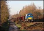 Regelmäßiger Güterverkehr durch die OHE zwischen Hasbergen und Osnabrück auf der Rollbahn. Am 17.11.2014 war Lok 272404-5 im Einsatz. Um 9.38 Uhr begegnete sie mir in Osnabrück Hellern mit einem Leerzug zum Hafen OS.