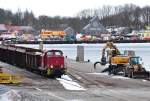 Lok 06 der PBSV am 05.03.2010 beim Rangieren mit den Gipswagen im Stralsunder Sdhafen,  wohl als Gegenleistung fr das Rangieren der Holzwagen von Railion wegen Tfz-Ausfall