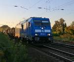 Am Abend des 02.10.2015 kam die PRESS 285 103-3 mit leeren Holzwagen durch Leipzig-Thekla.