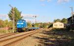 346 020-3 (Press) war am 25.09.18 mit einem Flachwagenzug in Pößneck oberer Bahnhof zu sehen.