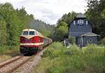 Am 23.08.20 fuhr 118 757-4 (PRESS) einen Sonderzug (1820) von Chemnitz Hbf nach Katzhütte. Hier ist der Zug in Unterköditz zu sehen.