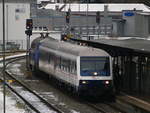 218 054 der PRESS mit zwei TRI n-Wagen am 5.12.20 in Immenstadt.