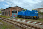 Lok 204 011 (92 80 1203 212-6 D-PRESS) der Press vor dem Lokschuppen in Bergen auf Rügen.