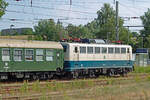 Lok 110 511 der Pressnitztalbahn mit dem Nachtzug zu den Störtebebeker-Festspielen in Bergen auf Rügen.