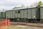 Hilfszugwagen D-PRESS 40 80 9400 917-8³⁶⁰ Uxx am 04.05.2024 beim Frühlingsfest im Lokbahnhof Sonneberg (Thür).