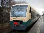 Als der PRESS VT 650 032, am 13.Dezember 2009, in Lauterbach Mole an kam, war niemand auer ich und mein Hund auf dem Bahnsteig.Leider fuhr der Zug ohne mich und mein Hund wieder ab.