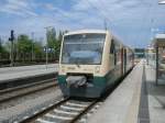 Bahnsteignderung,am 19.Mai 2012,hie es fr den PRESS VT650 032 in Bergen/Rgen nach Lauterbach Mole,da der Stammbahnsteig besetzt war.