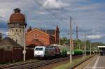 145 023-6 PRESS  125 Jahre Fleischmann  (145 083-2) mit der Wagenlok Lok 4 (202 787-8) KCL - KUBE CON logistics GmbH fr SETG - Salzburger EisenbahnTransportLogistik GmbH und einem Holzzug in