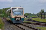 Stadler Regioshuttle fährt in den Bahnhof Putbus.