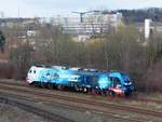 Stadler Eurodual 159 209-6 ( 9080 2159 209-6 D-RCM ), Werbeträger- MAD Zukunft Energie ( designet by Gudrun Geiblinger ), wartet in Gera auf ihren nächsten Einsatz am 26.3.2021