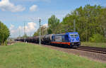 187 319 von Raildox schleppte am 27.04.19 einen Kesselwagenzug durch Muldenstein Richtung Bitterfeld.