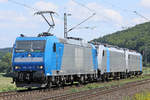  Lokzug 185 514-7 mit 2 Railpoolloks am Haken am 07.08.2014 nördlich von Salzderhelden am BÜ 75,1 in Richtung Göttingen