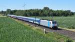 Railpool 186 449, vermietet an Lineas, mit MSM 1111 ( Säuferzug ) Köln-Dellbrück - Westerland (Sylt) mit über zweistündiger Verspätung (Marl [NI], 30.06.18).