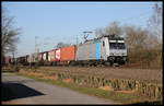 E 186627-3 Railpool ist hier in Hasbergen am 27.2.2019 um 9.49 Uhr mit einem Container Zug in Richtung Osnabrück unterwegs.