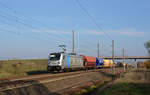 187 312 der Railppol führte am 24.11.19 einen Schwenkdachwagenzug aus Wittenberg-Piesteritz kommend mit Ziel Regensburg für Raildox durch Brehna Richtung Halle(S).