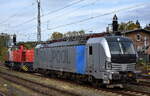 Die Railpool Vectron  6193 088  [NVR-Nummer: 91 80 6193 088-2 D-Rpool], ob aktuell RDC noch der Mieter ist, unbekannt? am 19.10.24 abgestellt Höhe Bahnhof Königs Wusterhausen.