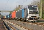 193 804-2 mit Containerzug in Fahrtrichtung Norden.