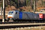 Die 186 286 von Railpool mit einem Güterzug der Winner Spedition bei der Einfahrt in den Bahnhof Kufstein am 08.02.14.