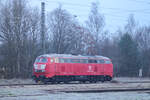 Am klirrend kalten Wintermorgen des 14.12.2024 stand 218 402-6 „Pidder Lüng“ in Neunkirchen (Saar) Hbf abgestellt 