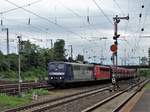 RBH 262 (151 152-6) und 273 (151 083) mit Kohlebomber in Hanau Hbf am 24.05.17