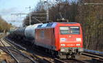 RBH Logistics GmbH mit   145 008-9  [NVR-Number: 91 80 6145 008-9 D-DB] und Kesselwagenzug (Benzin) am 03.12.18 Berlin-Buch.