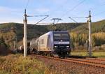 145 019-6 (RBH) zu sehen am 26.10.19 mit einem Kesselzug bei Remschütz.