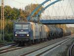 RBH 143 048 + Schwesterlok mit Kesselzug nach Holthausen im abendlichen Salzbergen, 30.09.13