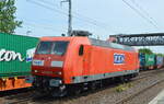 RBH Logistics GmbH, Gladbeck [D] mit  145 028-7  [NVR-Nummer: 91 80 6145 028-7 D-DB] am 19.05.22 Durchfahrt Bf.