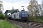 143 056-0 RBH mit Schwesterlok beim berqueren des Mittellandkanals bei Peine am 16.04.2011  