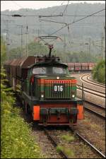 RBH-Kroko 016 hat in Mark Elverlingsen den CT 61490 nach Oberhausen-West bernommen und bringt ihn bei Hengstey in Richtung Vorhalle.