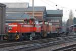 RBH 676 rangierte am 31.1.14 mit RBH 446 und einem Wagen in Gladbeck-West.