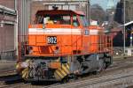 RBH 802 fuhr am 4.3.14 mit neuen Puffern aus einer Halle in Gladbeck-West.