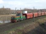 RBH 015 (Henschel E1200) passiert mit einem Leeren Kokszug das CentrO in Oberhausen.