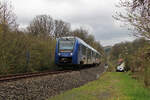 vlexx 622 411 ist auf der RB34 von Baumholder kommend auf dem Weg nach Idar-Oberstein und ist hier gerade zwischen Heimbach Ort und Heimbach(Nahe) auf der Strecke der RPE unterwegs.