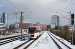 Als S 28 kommt der Regiobahn-VT 1004 am 24.01.2021 in Düsseldorf-Hamm an