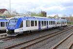 Regionalverkehr Start Alstom Coradia iLint Wasserstofftriebzug 554 111 am 05.04.24 in Usingen vom Bahnsteig aus fotografiert